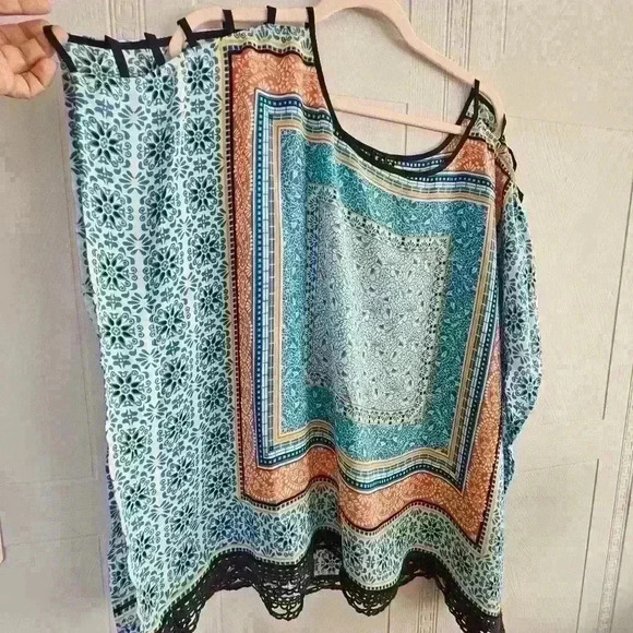 Want and Need Blue Orange Boxy Cold Shoulder Drop Sleeve Crochet Trim Top 2X - Picture 3 of 12